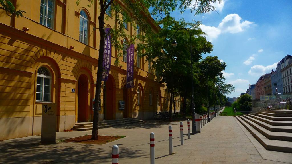 Streetview Wien - Premium Apartment Beim Belvedere Luaran gambar