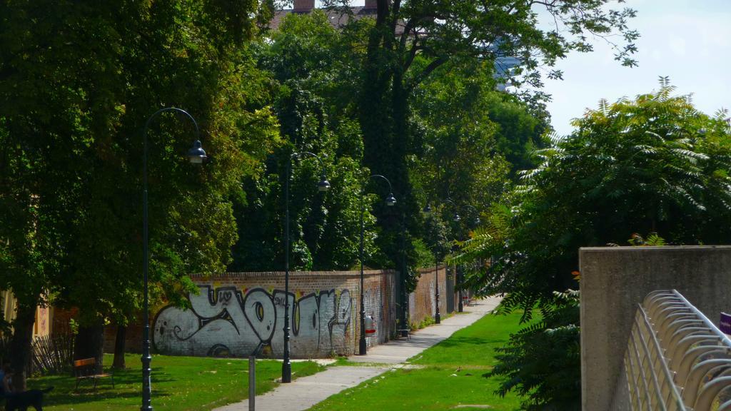 Streetview Wien - Premium Apartment Beim Belvedere Luaran gambar